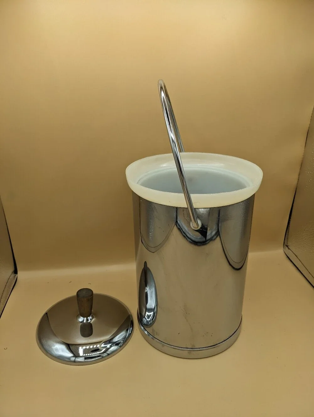 Vintage Chrome Ice Bucket Lid Handle White Plastic Inner Sleeve Pre-owned